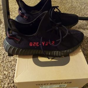 Yeezy 350 V2